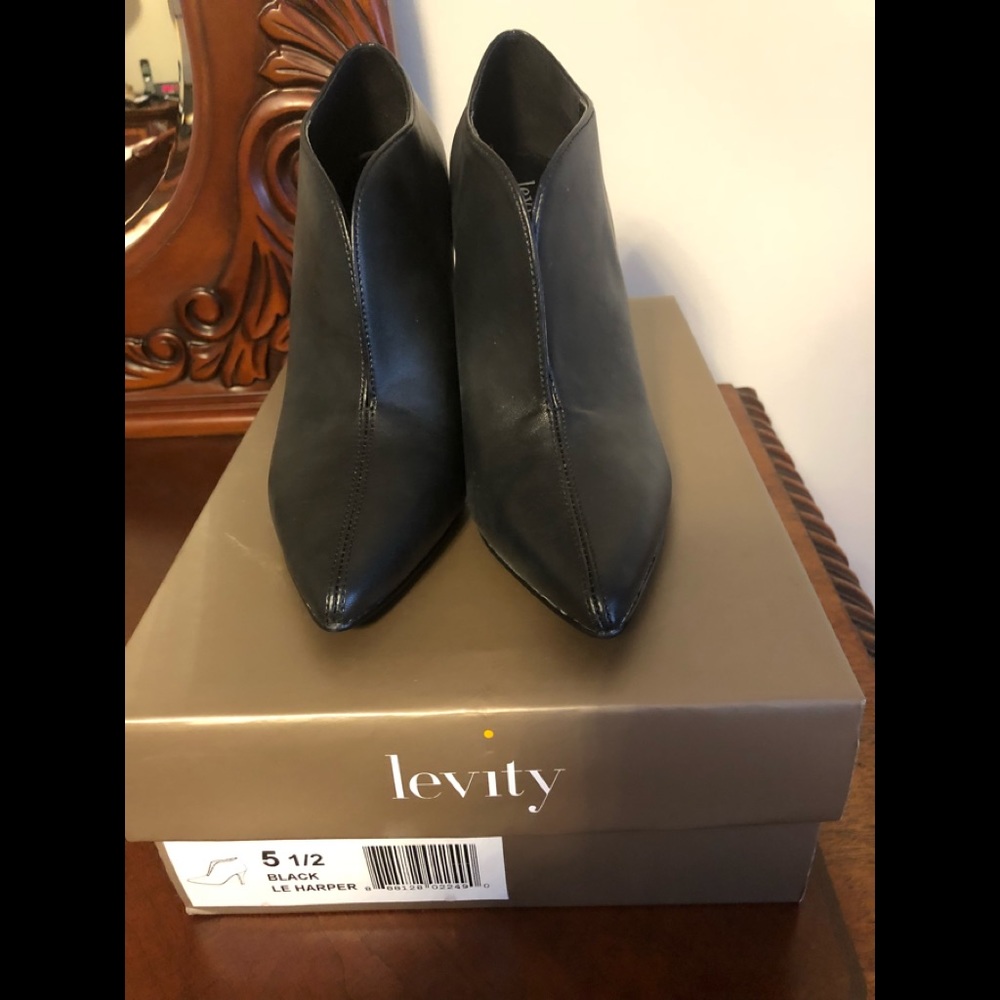 Brand new never worn boots